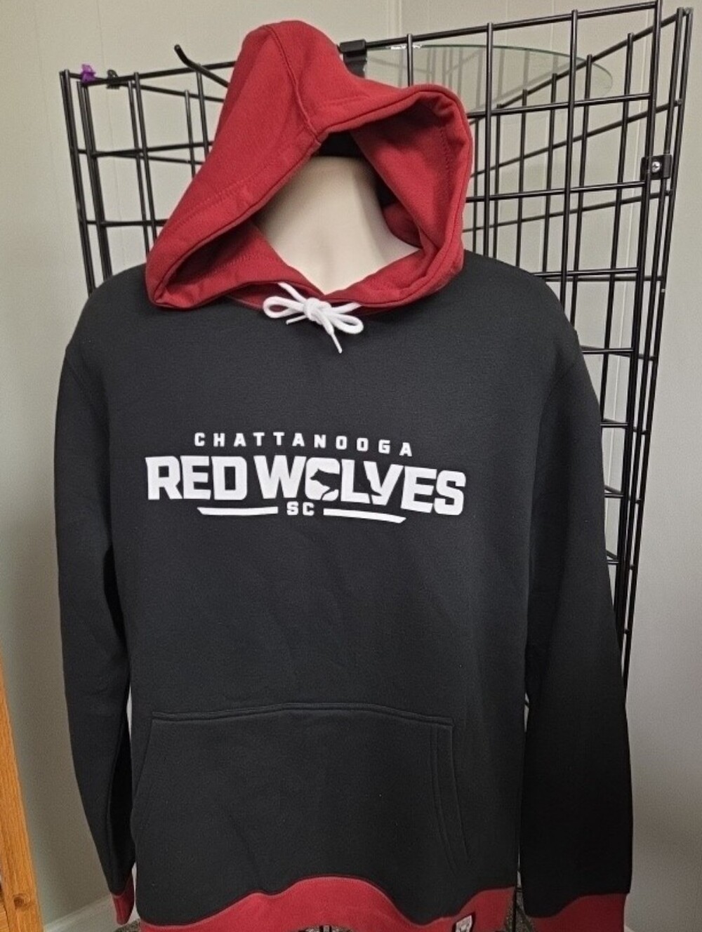 Chattanooga Red Wolves Two-Tone Hooded Sweatshirt - Black/Red